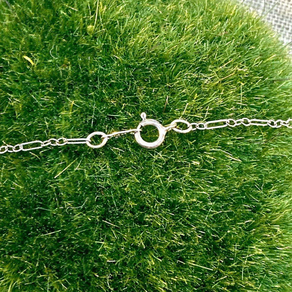 Gorgeous Vintage Filigree Sterling Silver and Blue Sapphire Necklace - Picture 3 of 4